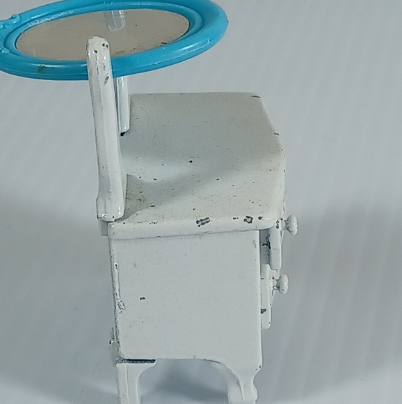 Vintage 1980 Dresser w/Mirror  high Mattel Doll House Furniture Hong Kong 3in - Picture 6 of 10